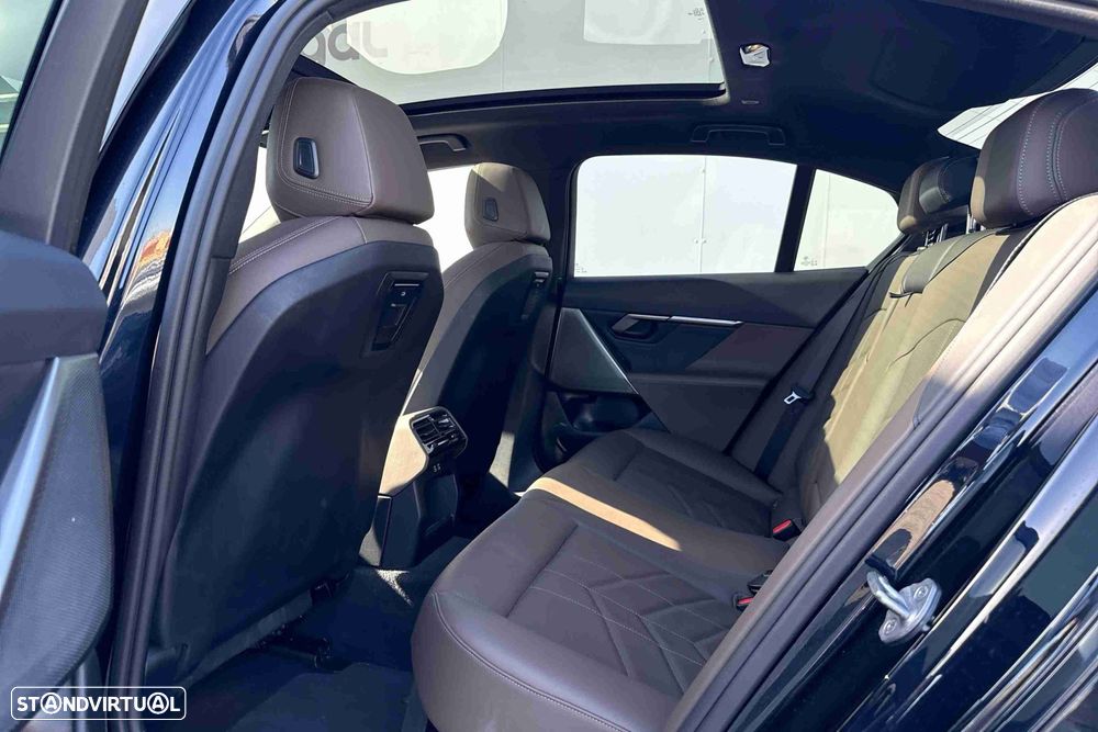 BMW i5 eDrive40 - 11
