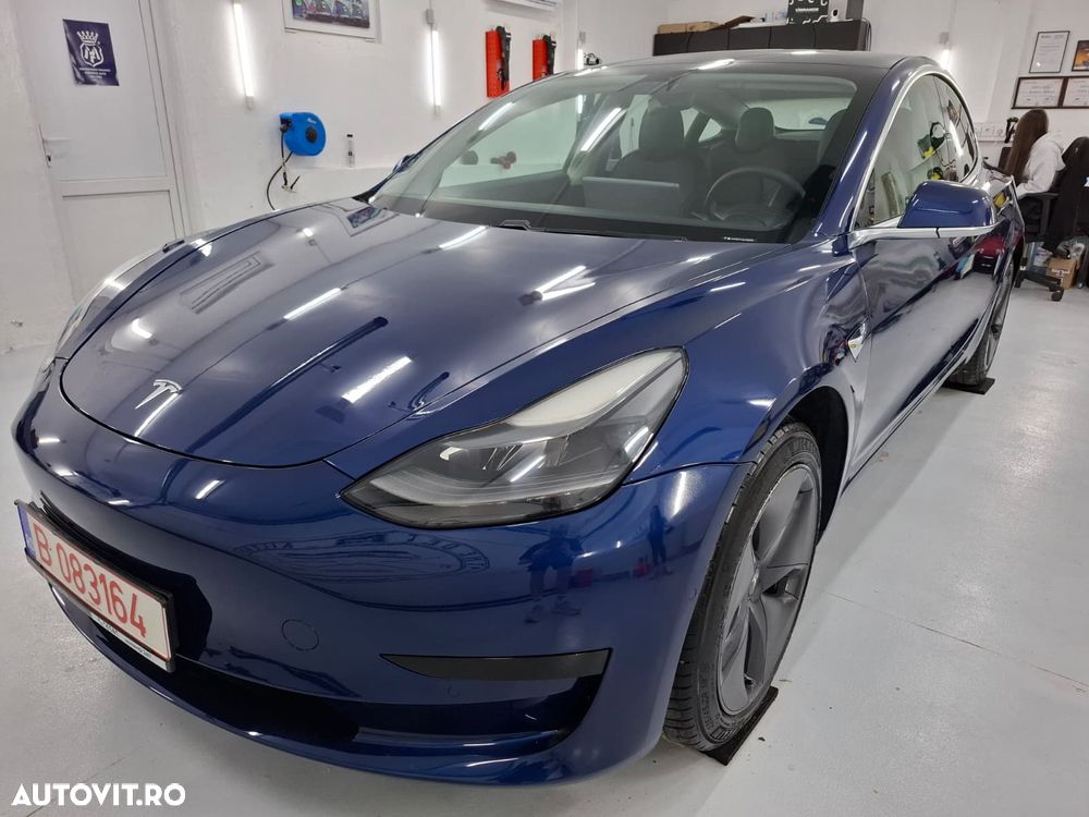 Tesla Model 3 - 2