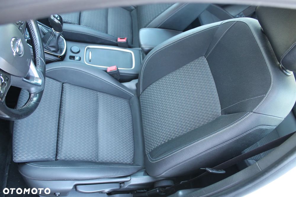 Opel Astra 1.6 BiTurbo D (CDTI) Start/Stop Business - 20