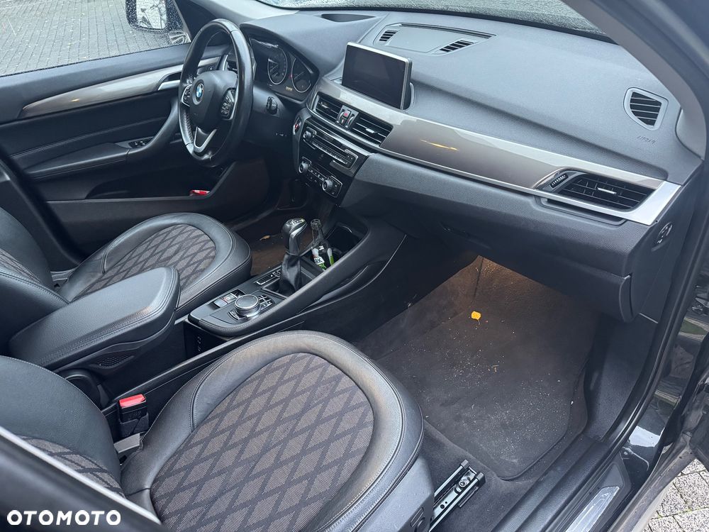 BMW X1 sDrive18d xLine - 35