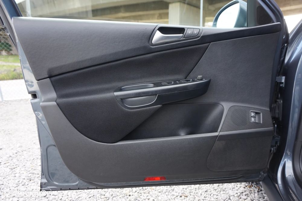 VW Passat 2.0 TDI BM Confortline - 17