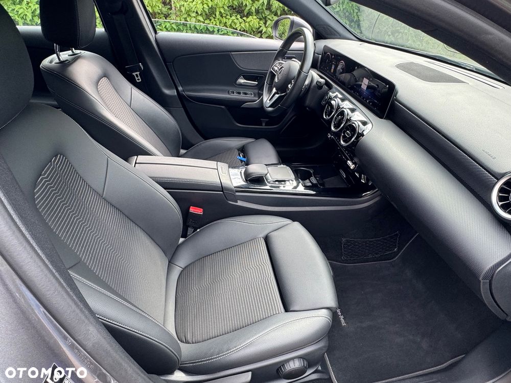 Mercedes-Benz Klasa A 220 7G-DCT AMG Line - 11