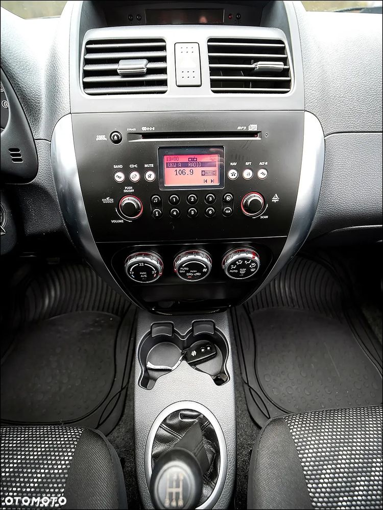 Suzuki SX4 - 25