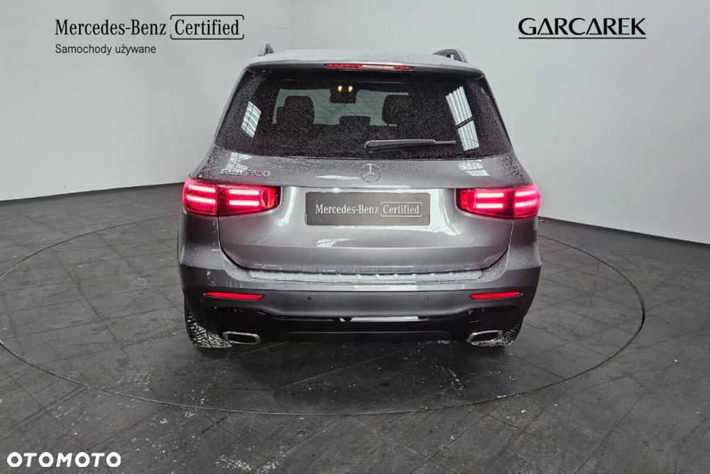 Mercedes-Benz GLB - 8