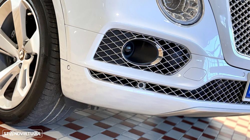 Bentley Bentayga V6 Hybrid - 11