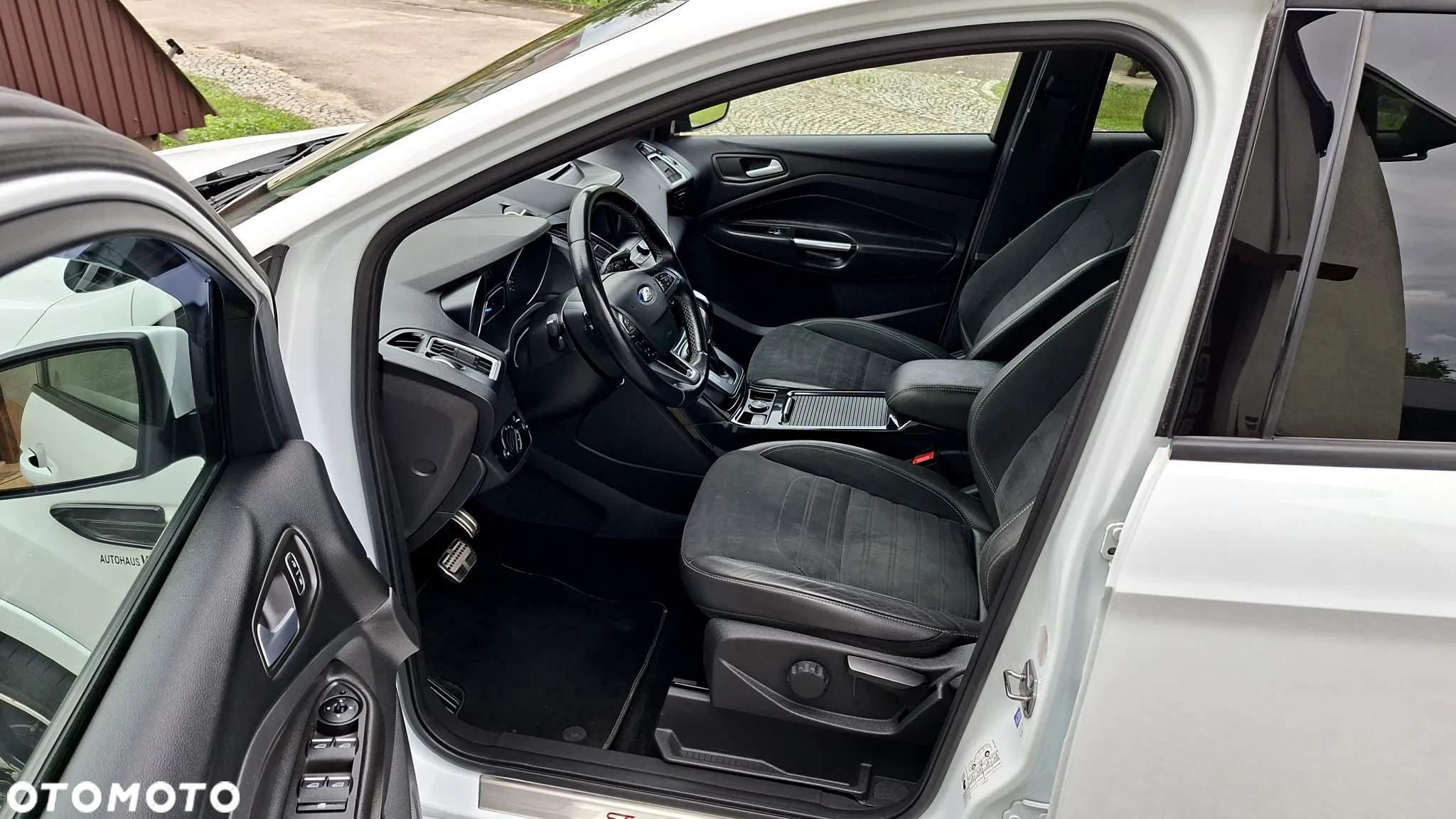 Ford Kuga 2.0 TDCi 4x4 ST-Line - 22