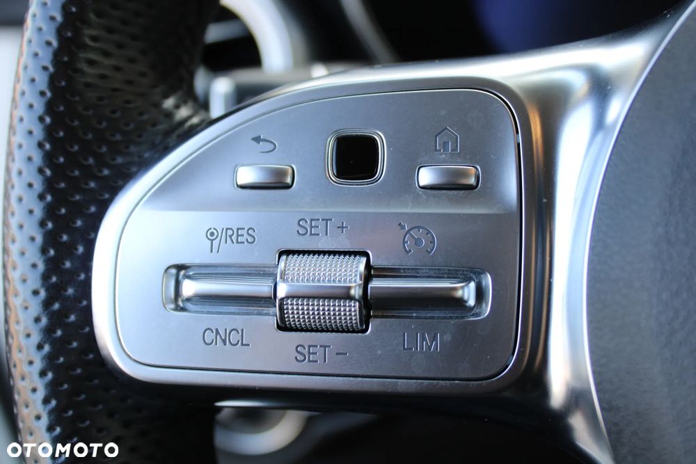 Mercedes-Benz GLC 200 d 4Matic 9G-TRONIC AMG Line - 23