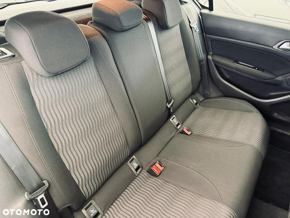 Peugeot 308 - 35