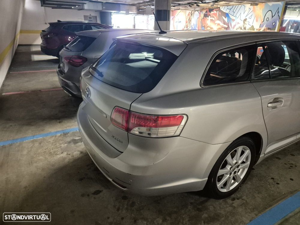 Toyota Avensis SW 2.0 D-4D Exclusive +Pele+GPS - 4