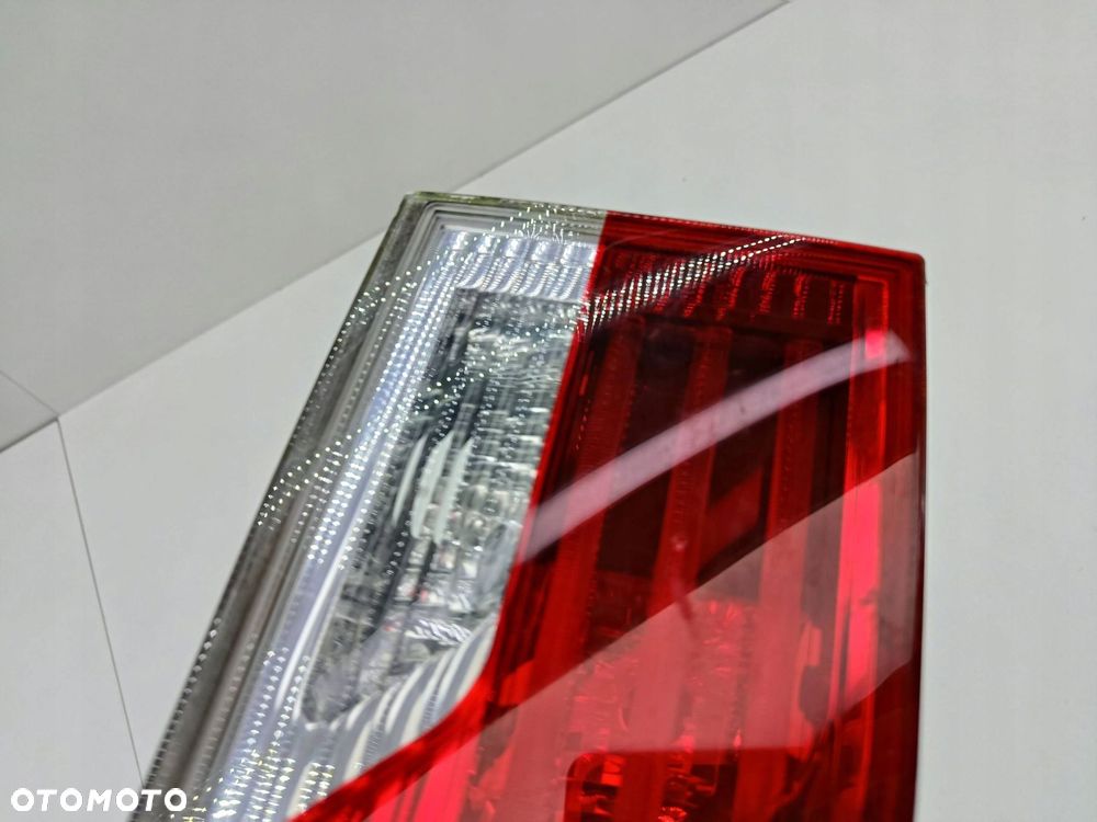 BMW X3 E83 LIFT LAMPA PRAWA TYŁ W KLAPĘ LED 7162214 - 4