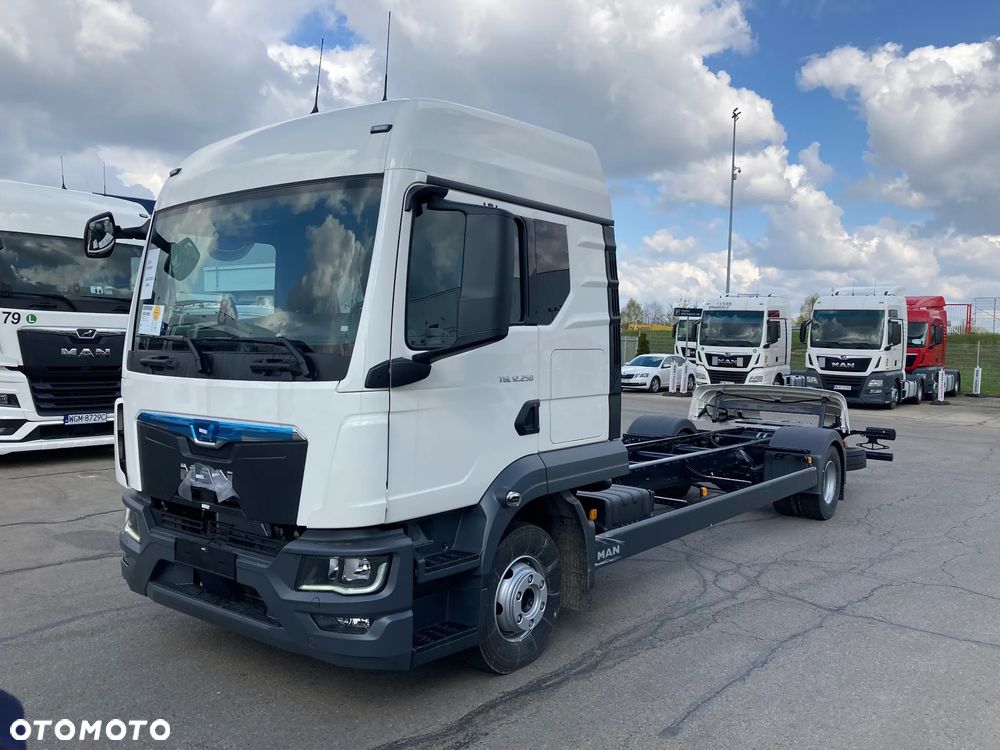 MAN MAN TGL 12.250 4x2 BL CH - 2