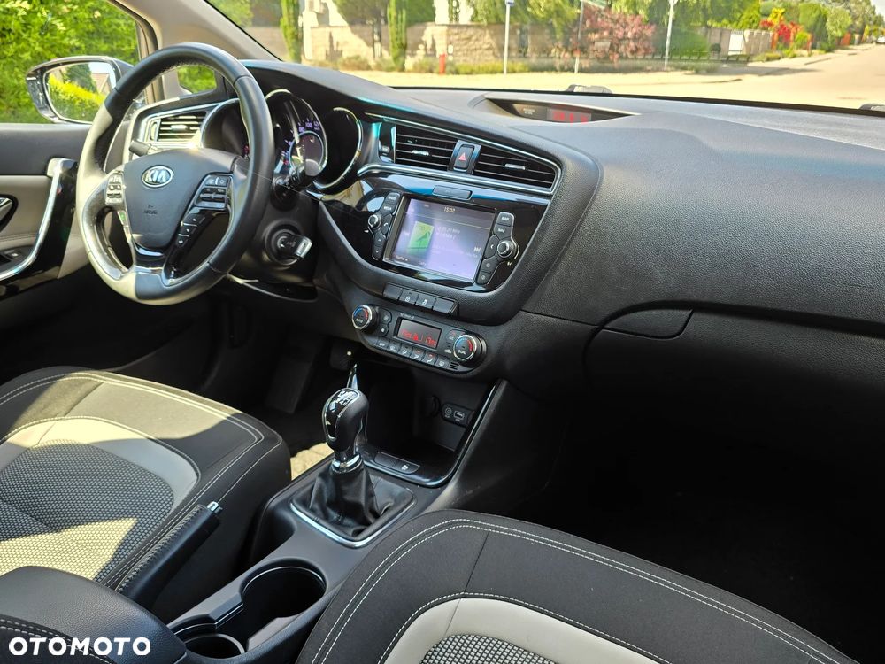 Kia Ceed 1.6 CRDi L - 32