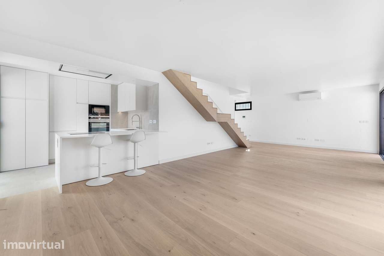 Apartamento T3 + 1 com estacionamento, Monte Estoril, Cascais