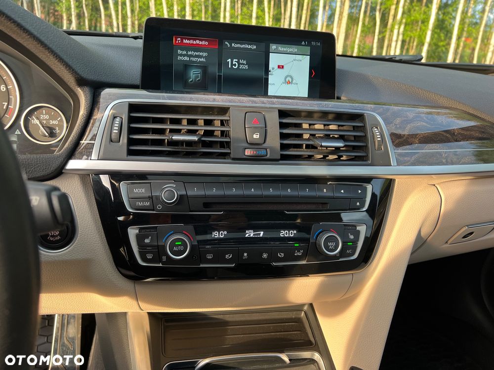 BMW Seria 3 330i xDrive Sport Line - 16