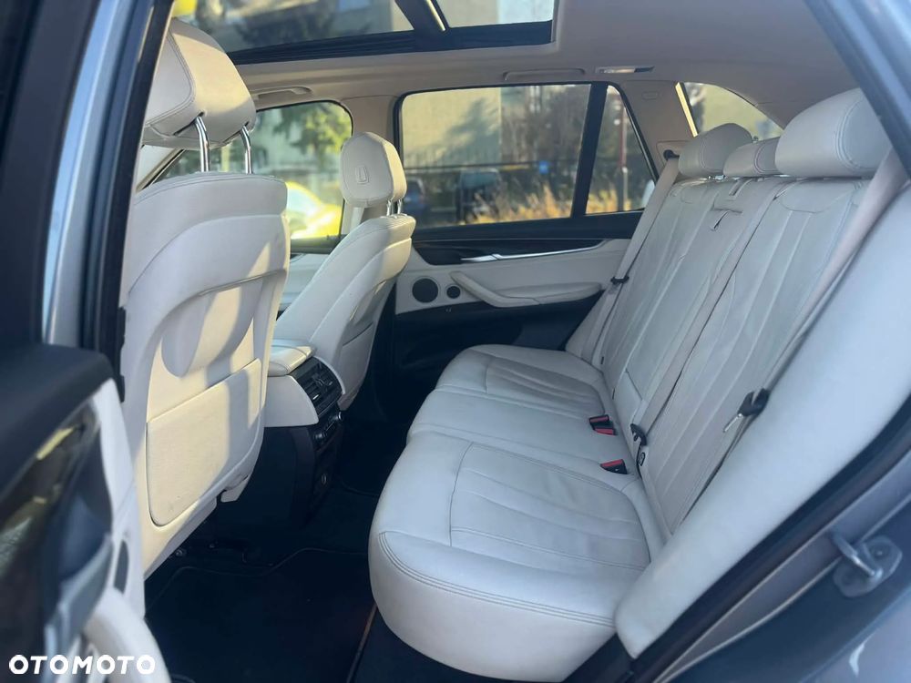 BMW X5 xDrive35i M Sport Edition - 7