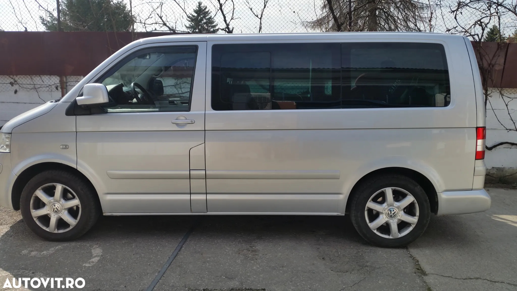 Volkswagen Multivan - 2