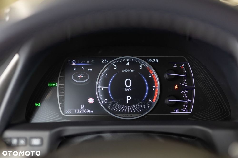 Lexus ES - 7
