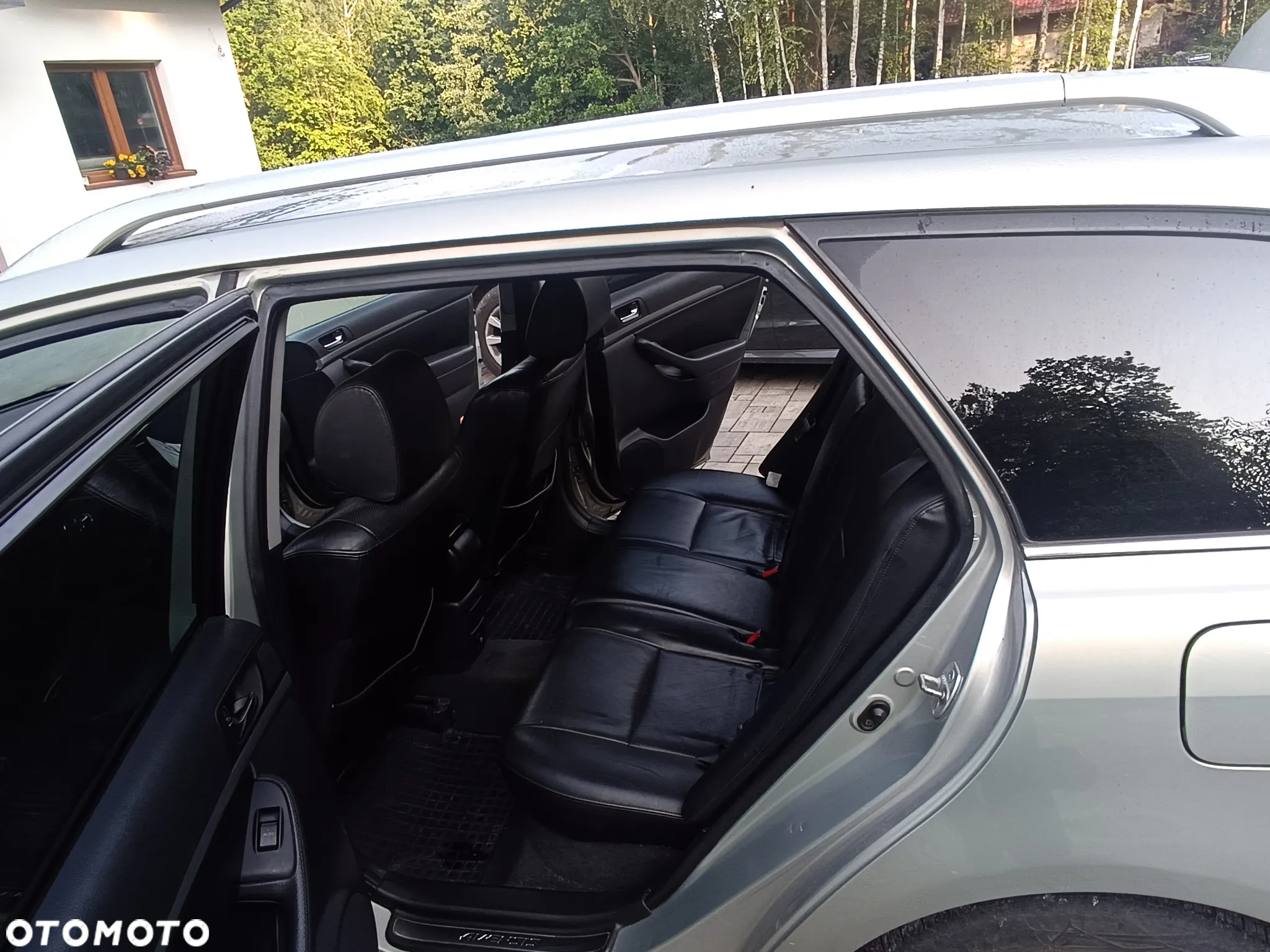 Toyota Avensis 2.0 D-4D Sol+NAVI - 19