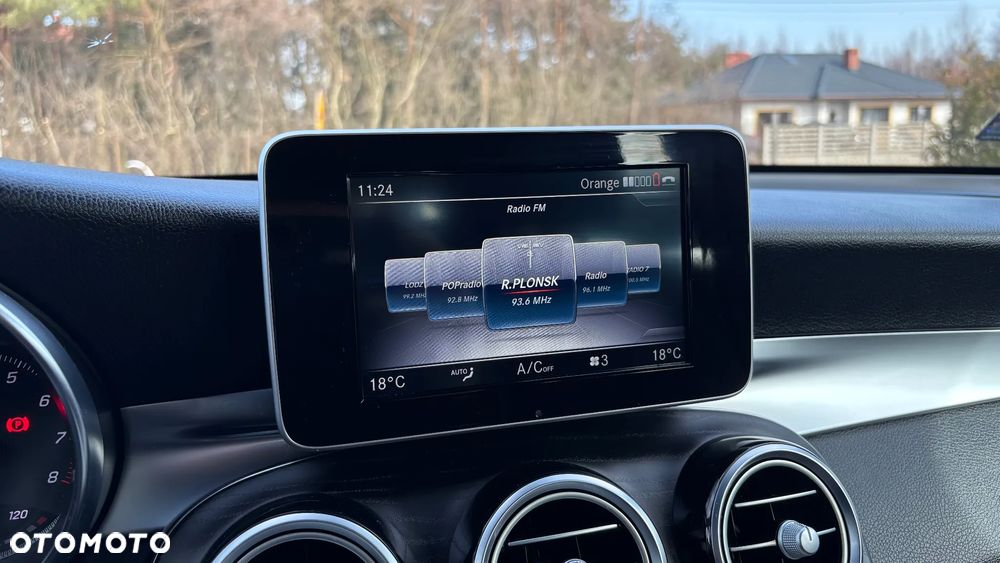 Mercedes-Benz GLC 250 4Matic 9G-TRONIC AMG Line - 25