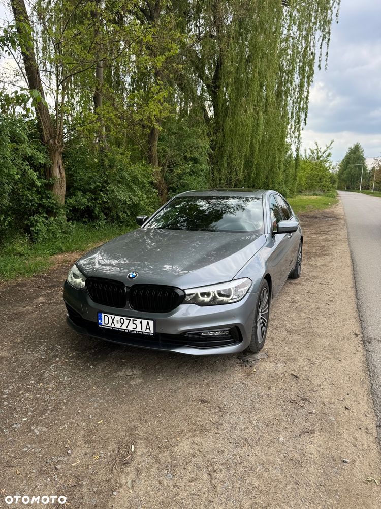 BMW Seria 5 530i xDrive Sport Line - 2