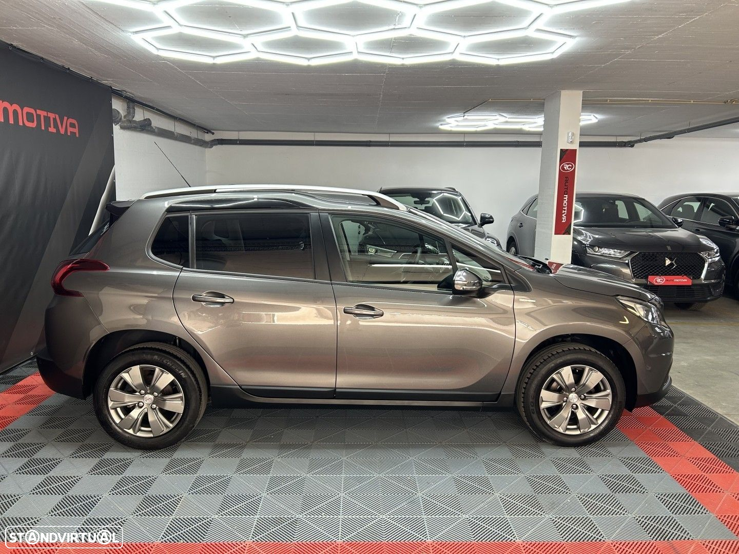 Peugeot 2008 1.2 PureTech Style - 4