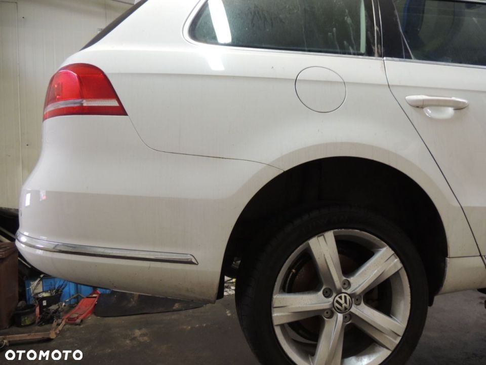 Ćwiartka  prawy tył   Passat B7 '12 kombi  LB9A - 1