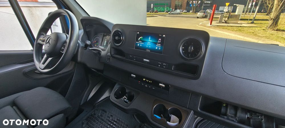 Mercedes-Benz Sprinter - 5
