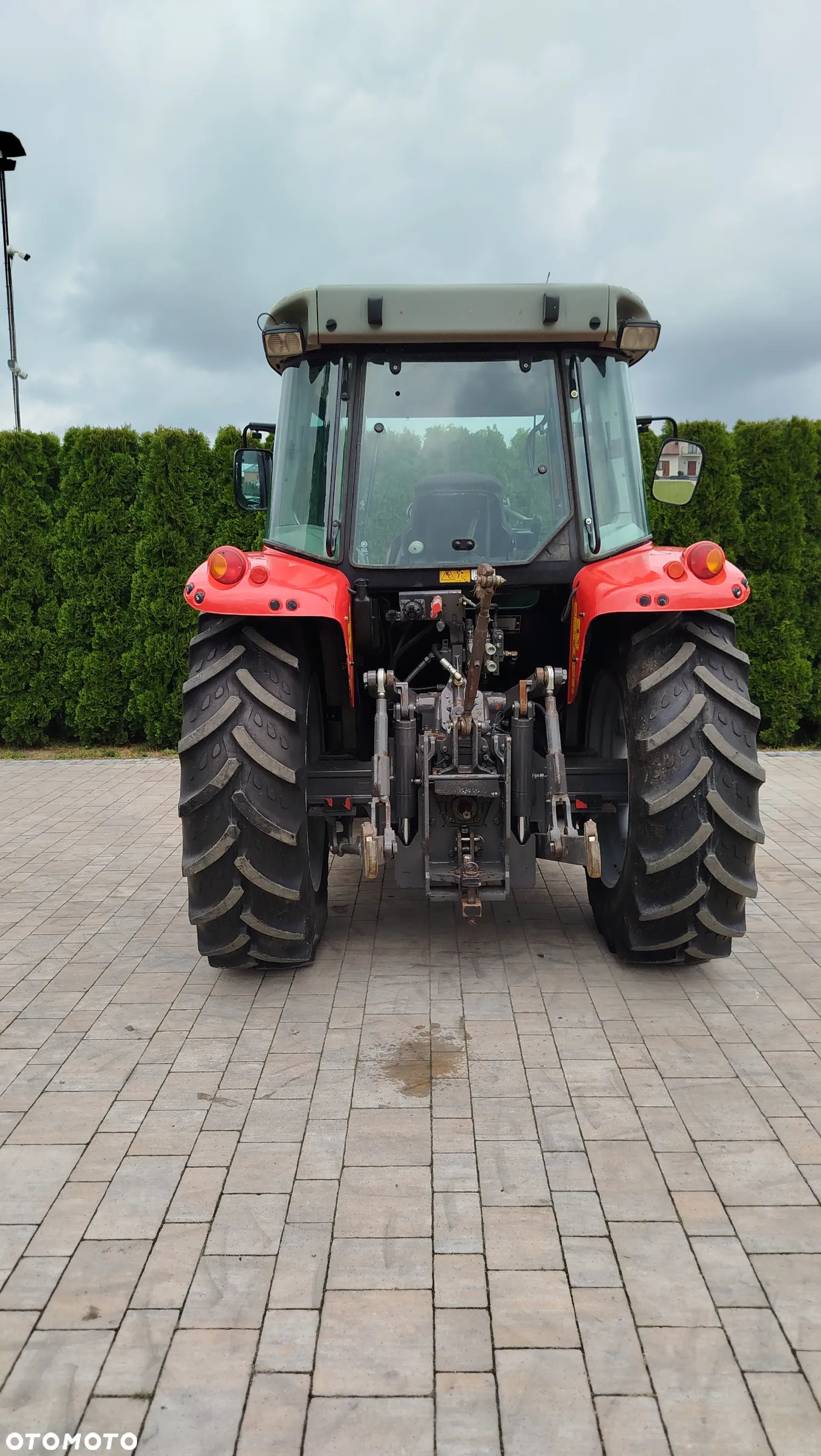 Massey Ferguson - 9
