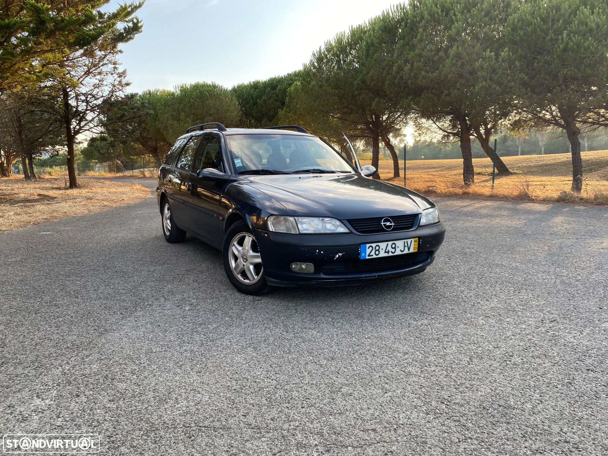 Opel Vectra Caravan 1.6i 16V - 1