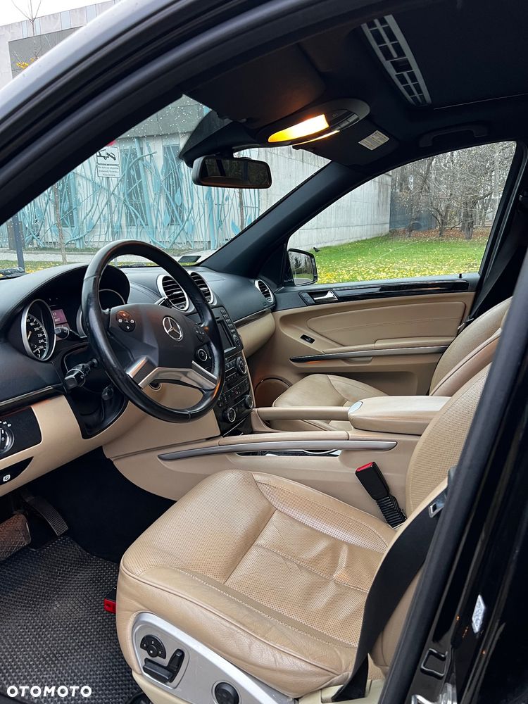 Mercedes-Benz GL - 10