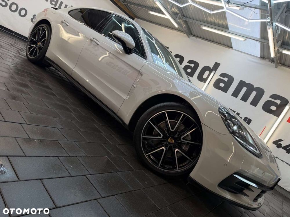 Porsche Panamera - 16