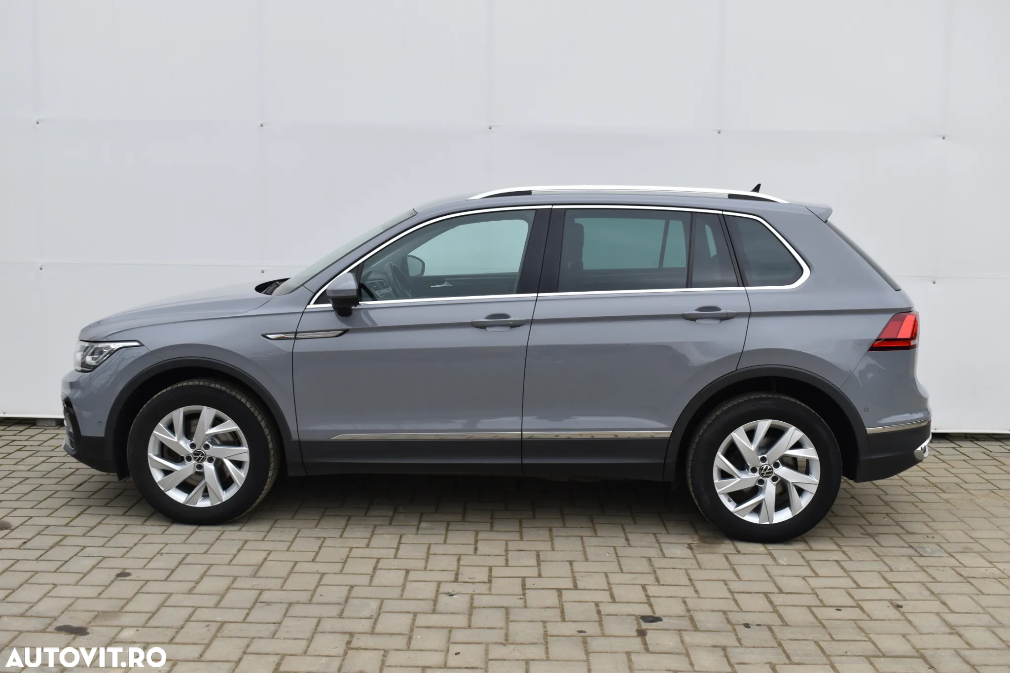 Volkswagen Tiguan 2.0 TDI SCR 4MOTION DSG Elegance - 11