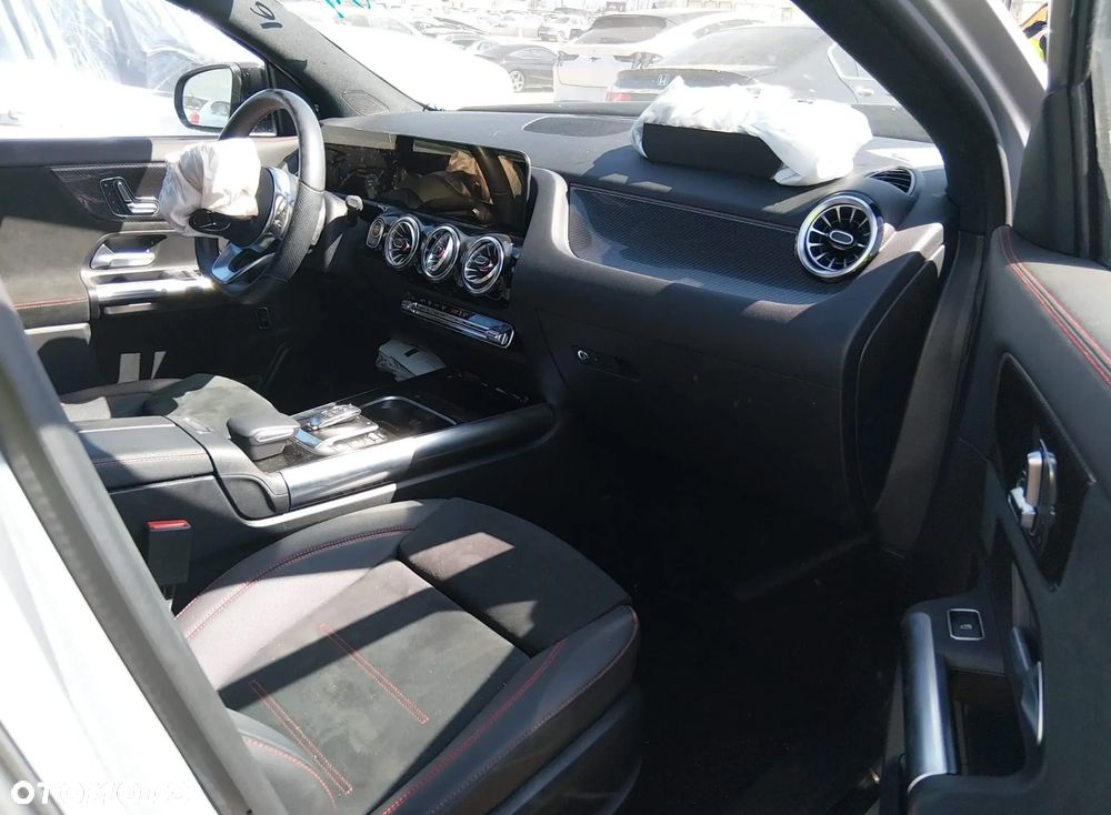 Mercedes-Benz Gla 2023 photo 3