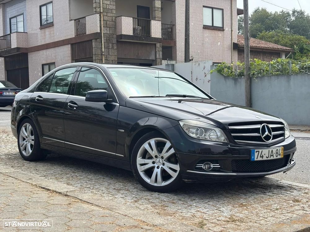 Mercedes-Benz 220 - 1