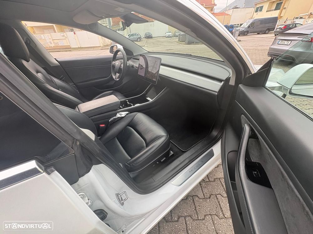 Tesla Model 3 - 13
