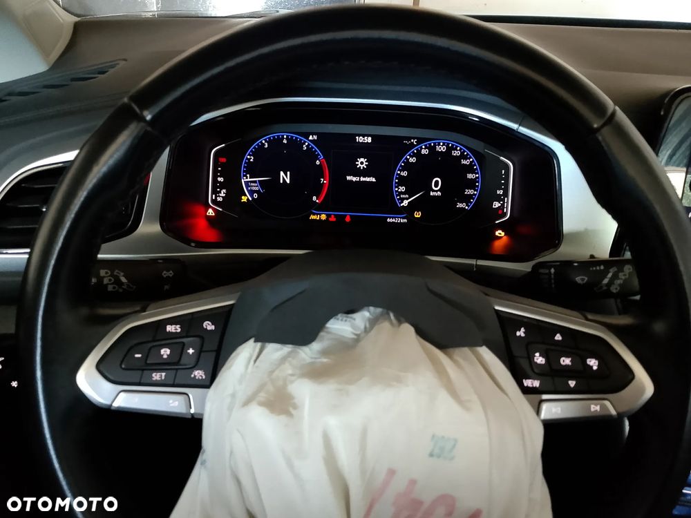 Volkswagen T-Roc - 14