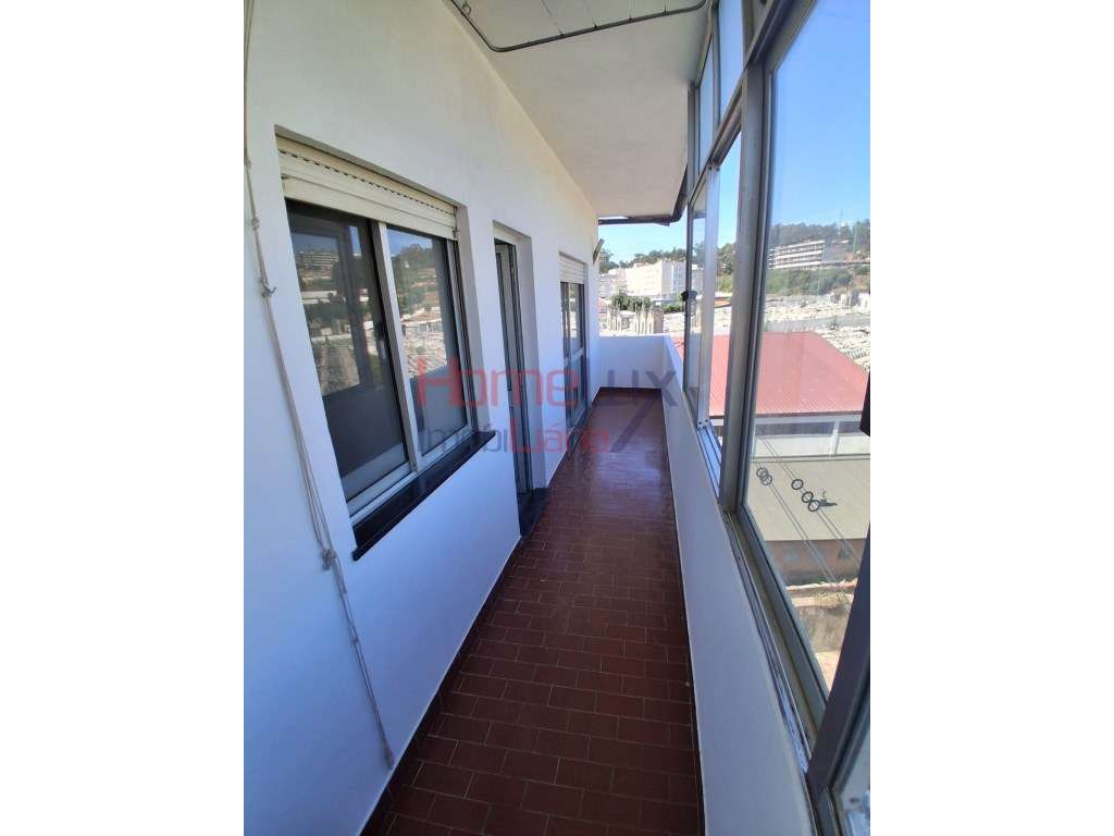 Apartamento T3 com 3 frentes e lugar de garagem, Fânzeres, Gondomar - Grande imagem: 4/23