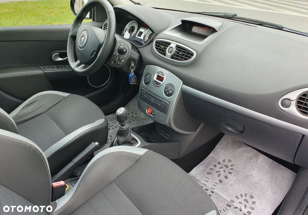 Renault Clio - 9