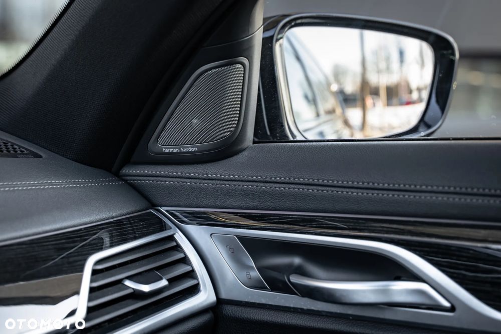 BMW Seria 7 740d xDrive sport - 25