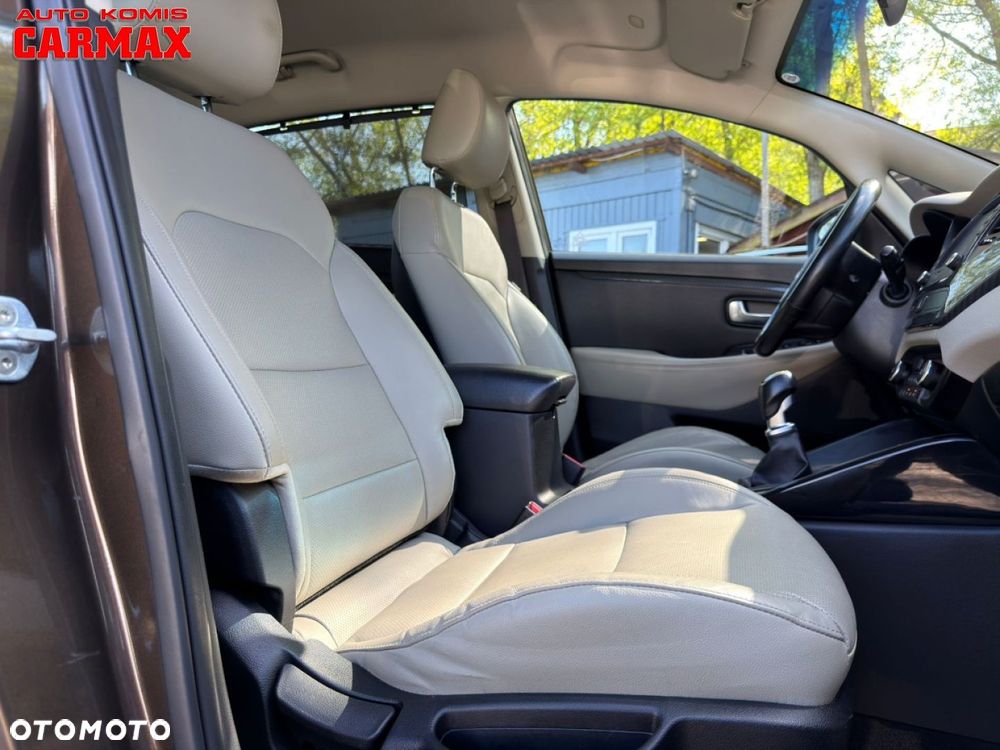 Kia Carens - 20