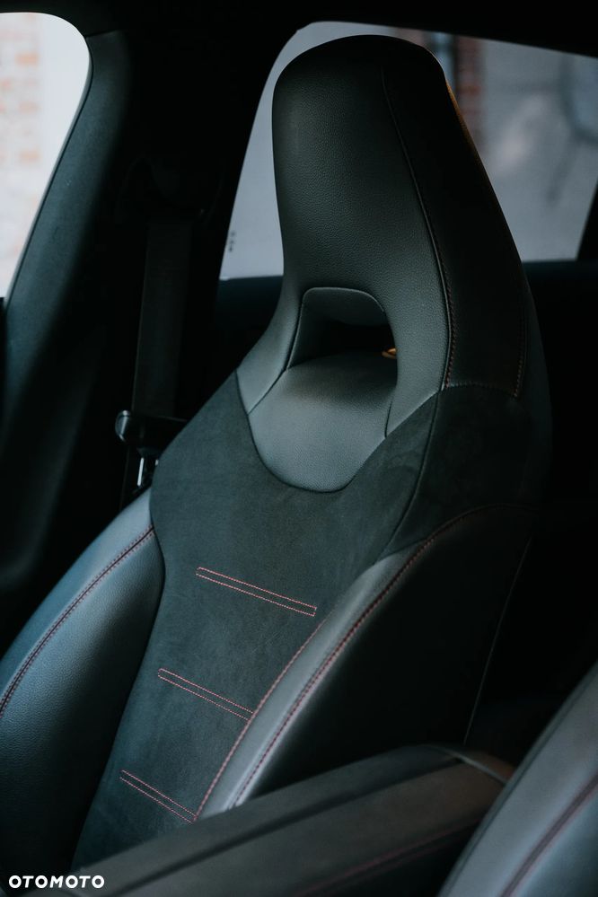 Mercedes-Benz CLA 180 AMG Line 7G-DCT - 21