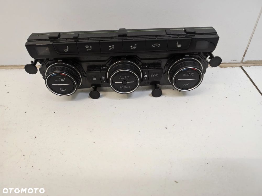 Panel sterowania klimatyzacji Volkswagen PASSAT B8