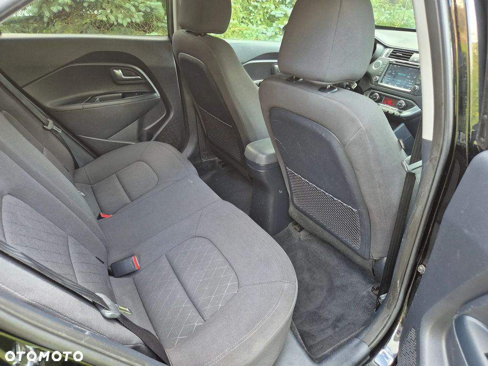 Kia Rio - 11