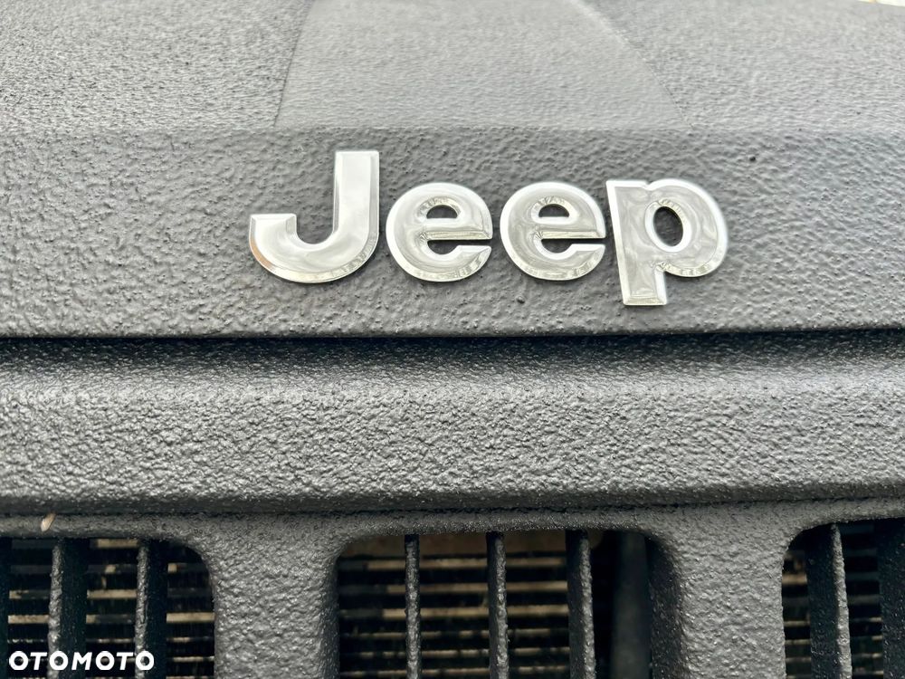 Jeep Grand Cherokee 4.0 Laredo - 8