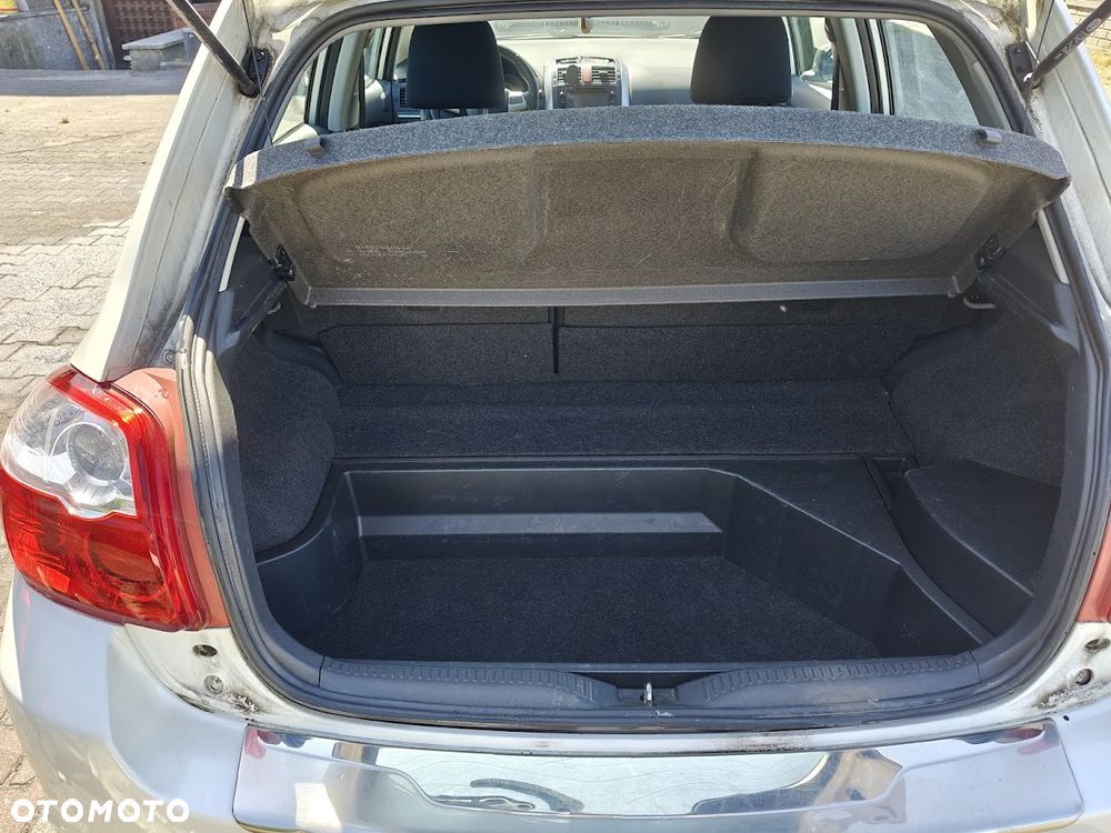 Toyota Auris - 11