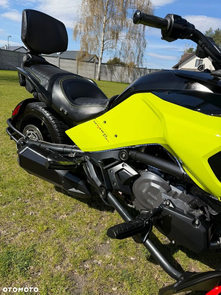 Can-Am Spyder - 13