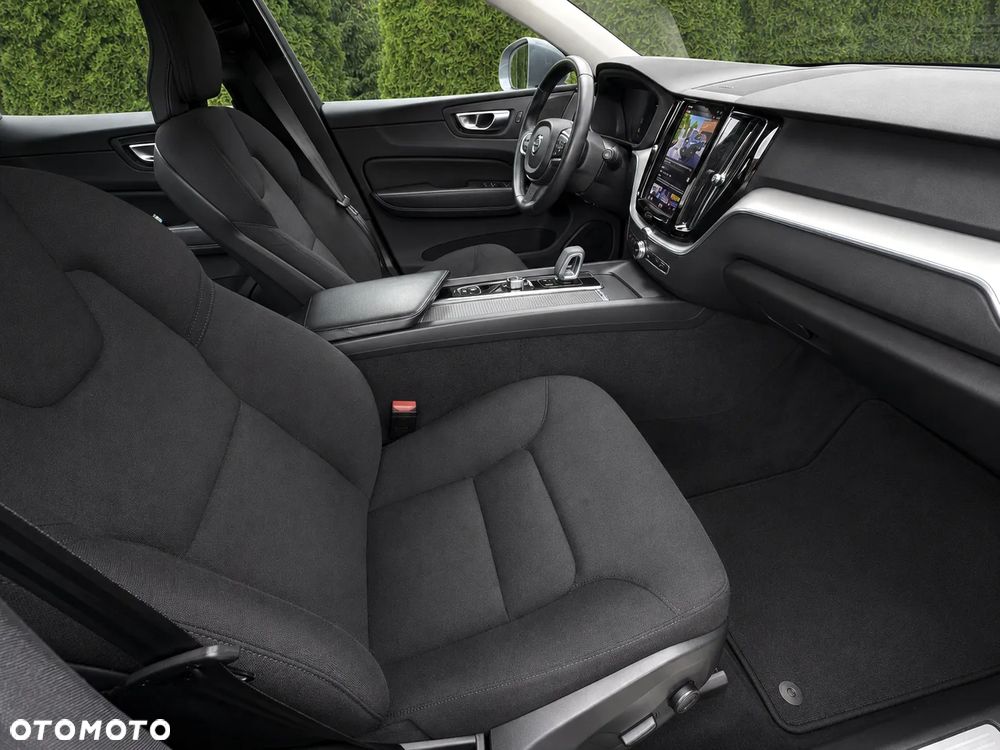 Volvo XC 60 B4 D AWD Momentum Pro - 18
