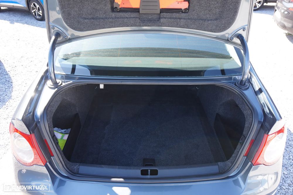 VW Passat 2.0 TDI BM Confortline - 55