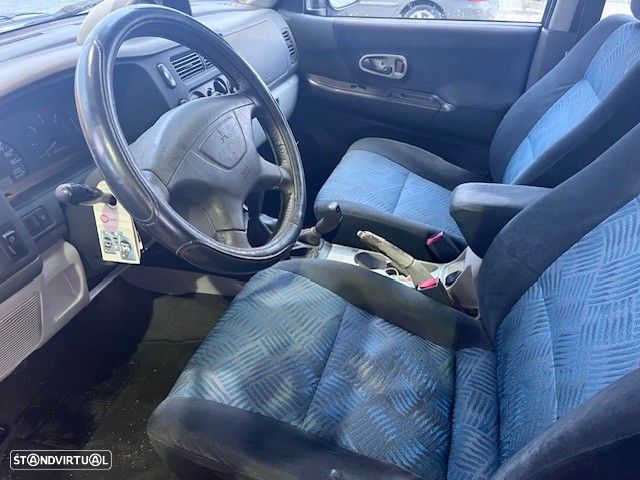 Mitsubishi Pajero Sport 2.5 TD GLS - 12