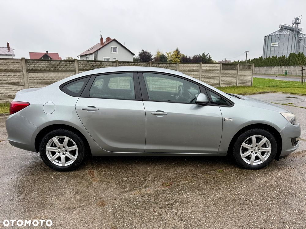 Opel Astra 1.4 Turbo Active - 11